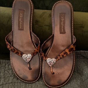 Brighton leather thong sandal with leopard print straps size 8.5 good condition.